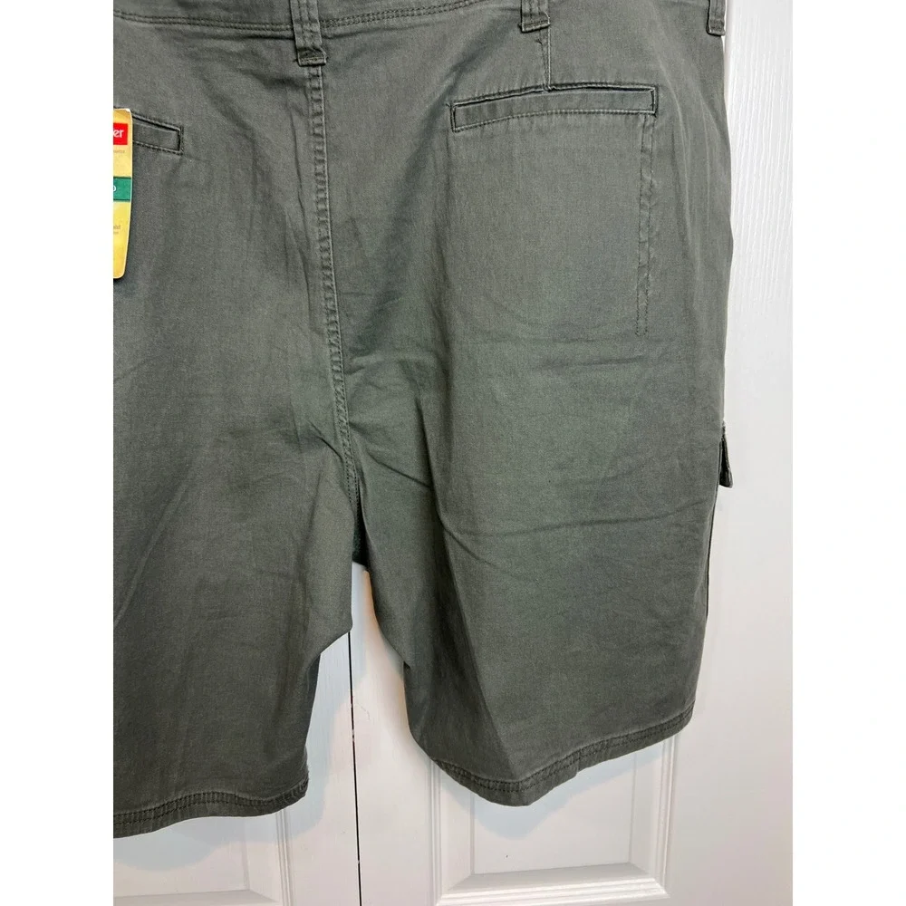 Wrangler Cargo Shorts Men 48 Green Relaxed Fit Natural Waist G6CXWOH Utility G18